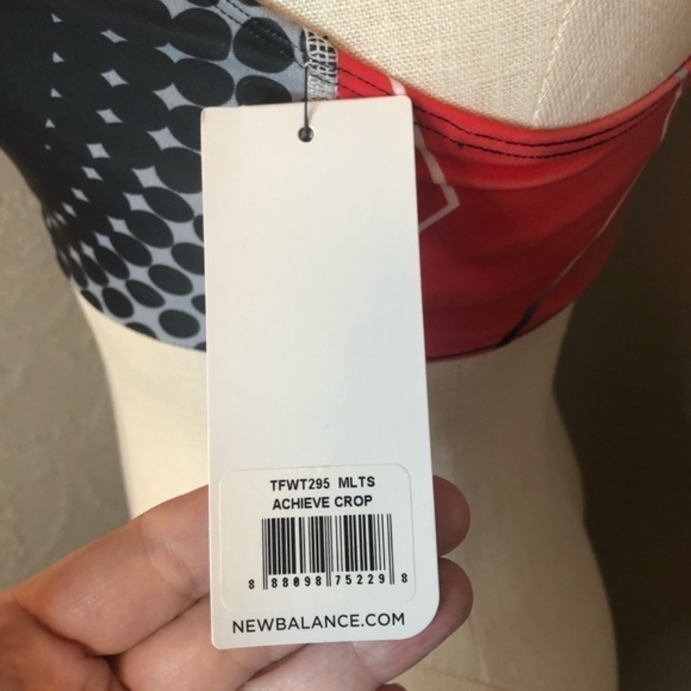 New Balance Achieve Crop Playmakers bra top Small New NWT - Picture 4 of 6